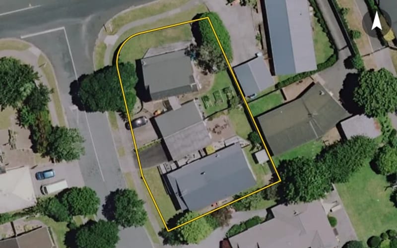 1A Woodland Drive