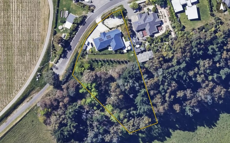 77 Fairbourne Drive
