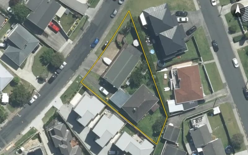 1/4 Pax Avenue