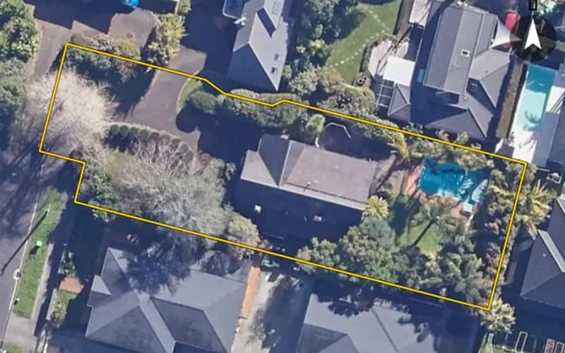 15 Heywood Crescent