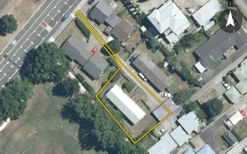 516-518 Karamu Road South
