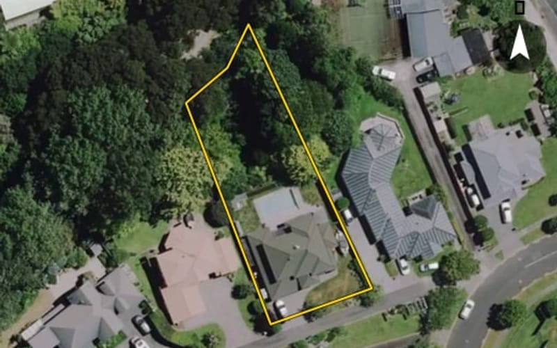 8 Fernwater Place