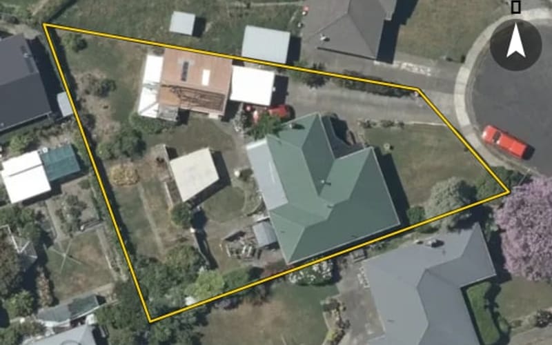 18 Henderson Crescent