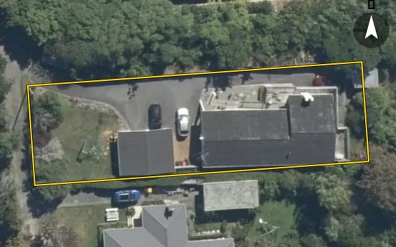 12 Foster Crescent