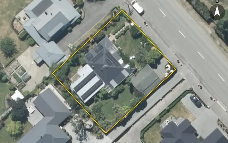 77 Racecourse Road