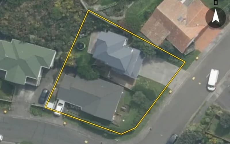 12 Bowes Crescent