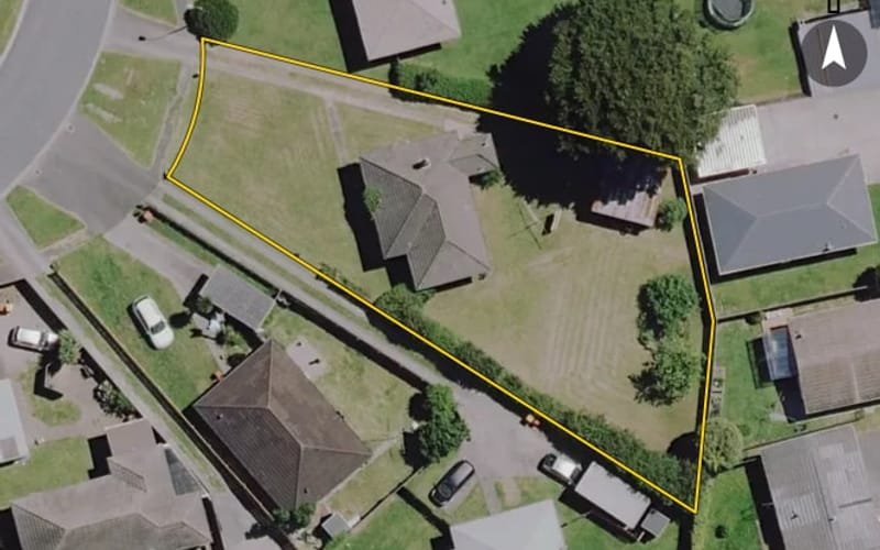 22 Douglas Crescent