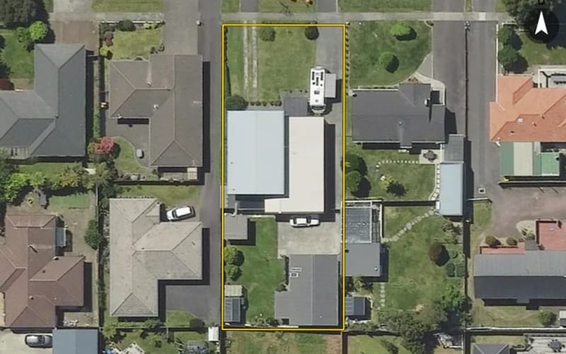 16 Robertson Street