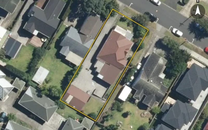 10 Cadman Avenue