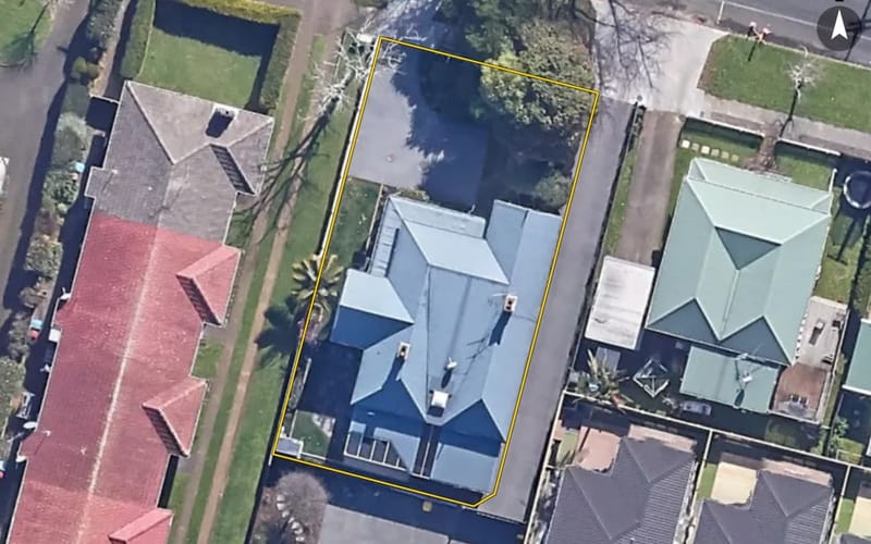 1/2 Erson Avenue