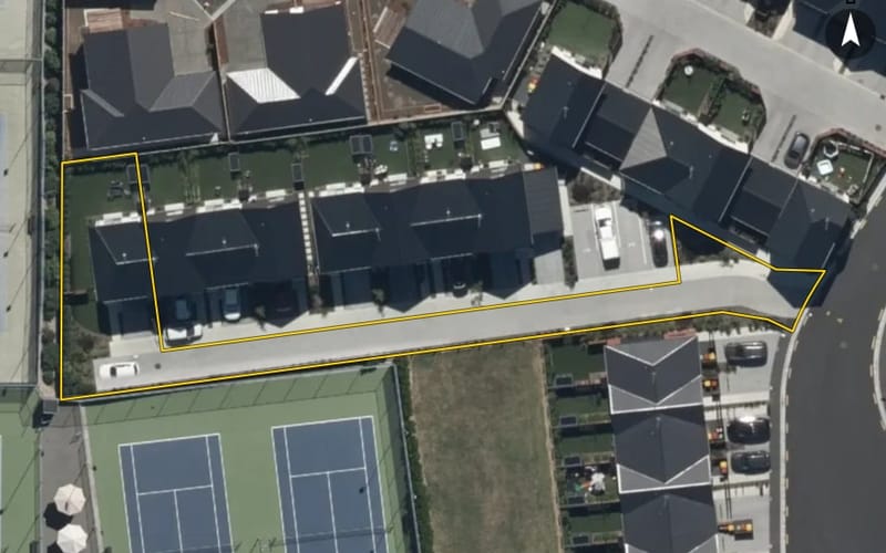 4/10 Matata Place