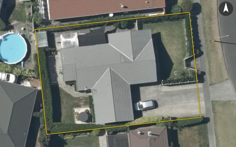 52 Townshend Crescent