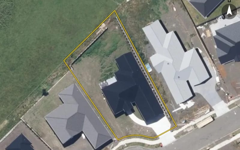 44 Tirimoana Place