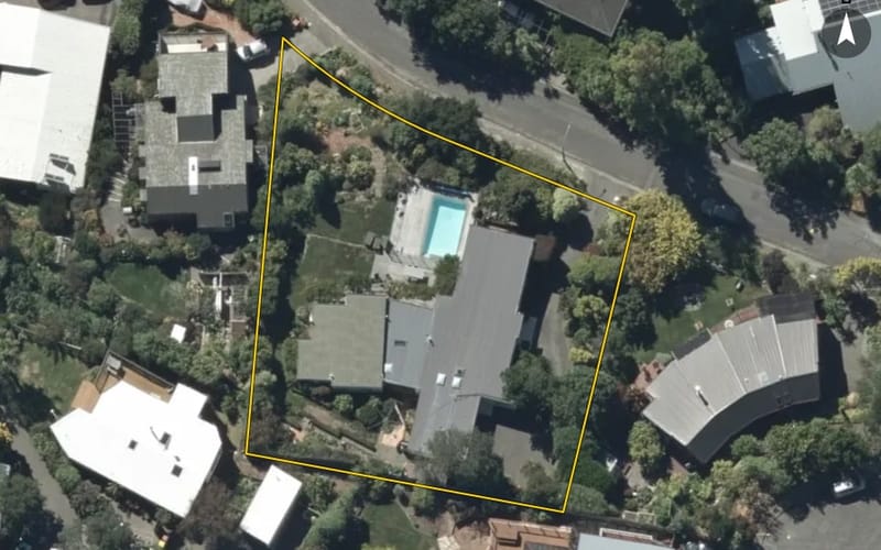 6 Amherst Place