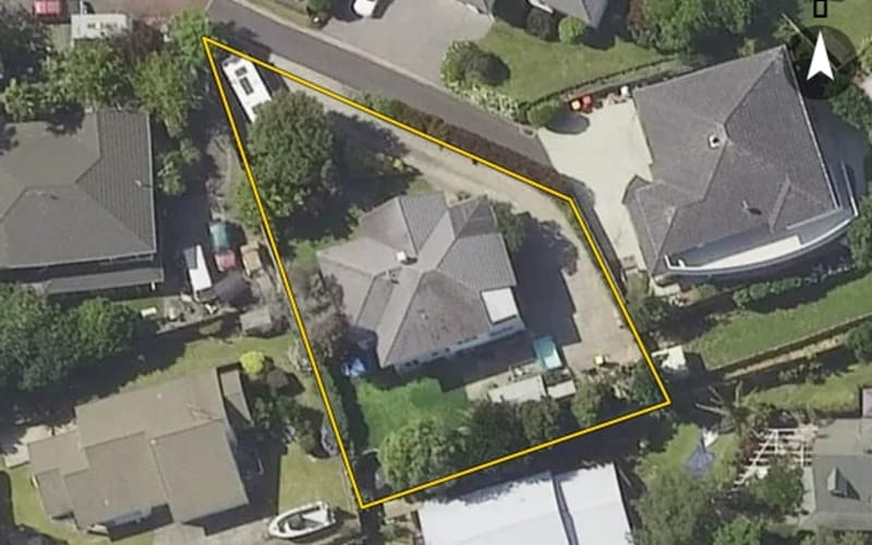 17 Bell Common Close