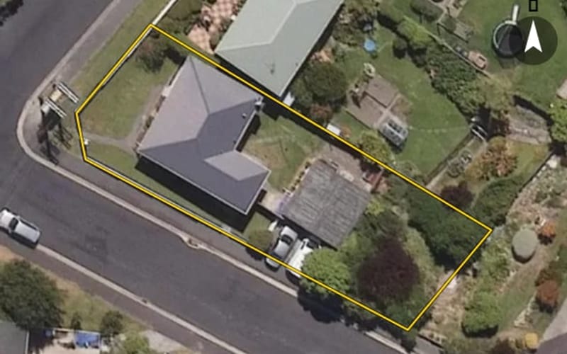 2 Chisholm Place