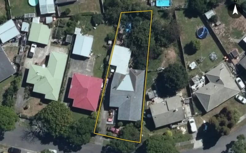 21 Ellesmere Crescent