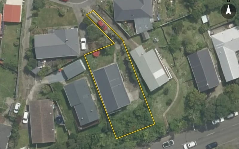 16 Loasby Crescent