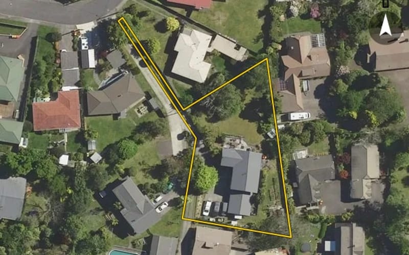 16 Wharepaina Crescent