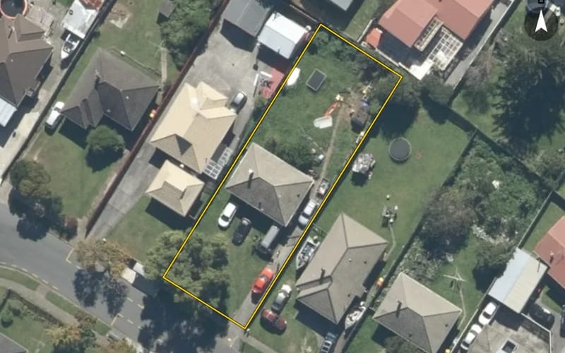114 Hewer Crescent