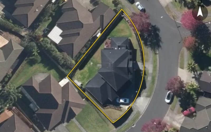 11 Leafield Crescent
