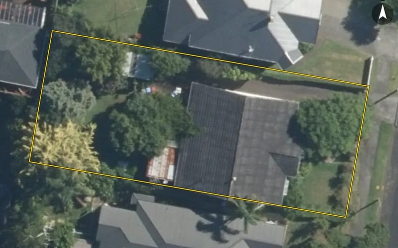 15 Lochiel Road
