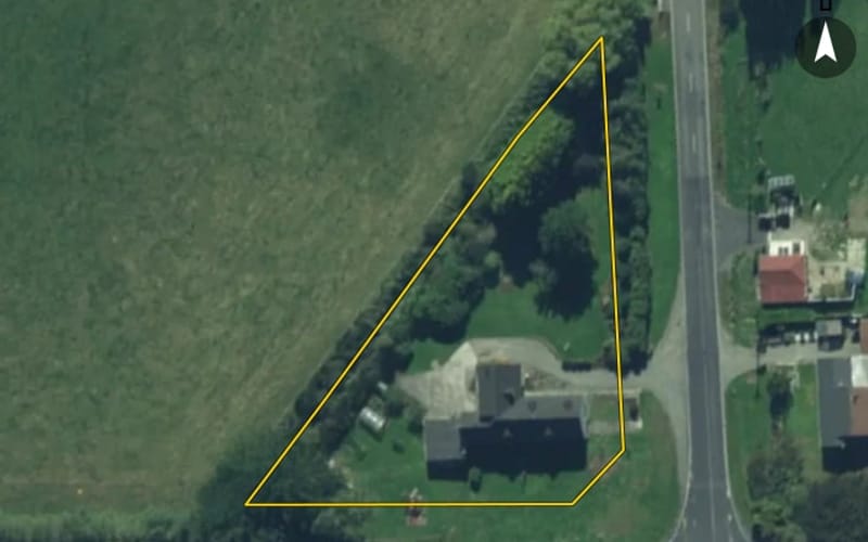 78 Lochiel Branxholme Road