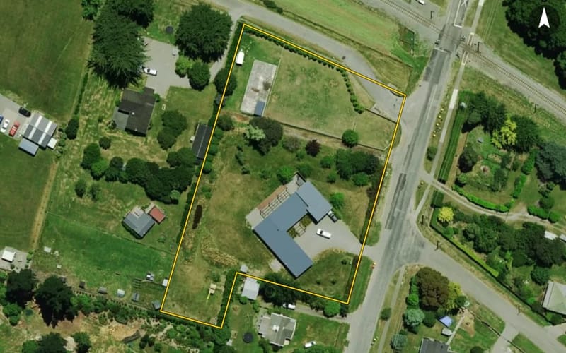 1251 Courtenay Road