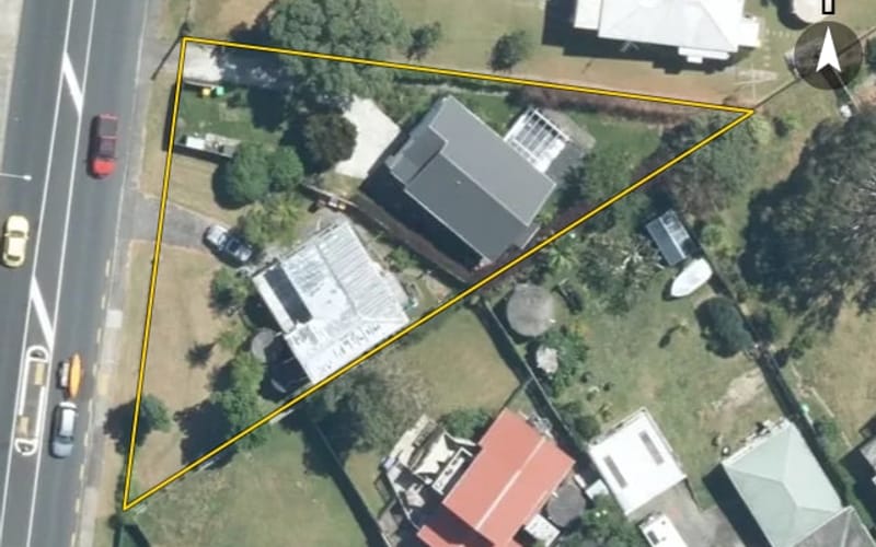 2/911 Whangaparaoa Road